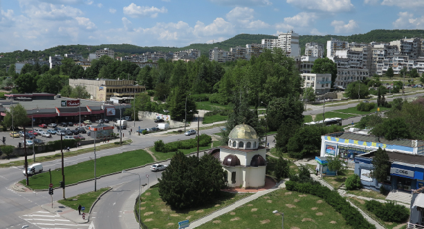 Параклис Свети Мина и Народно читалище Петко Рачов Славейков.